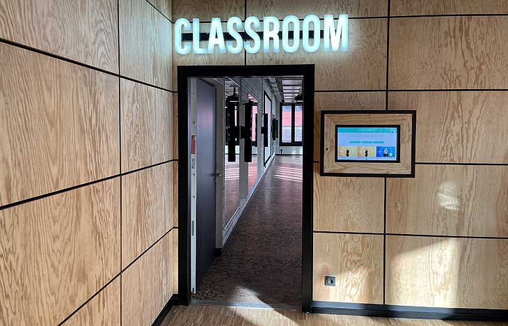 Group Workouts sowie ein abwechslungsreiches Kursangebot für jedes Trainingslevel (©Foto: Martin Schmitz)(